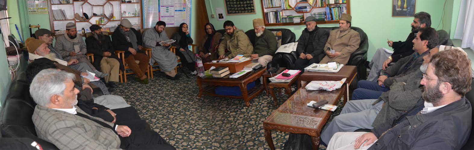 Fresh dialogue process between Indo-Pak a time-killing process: Geelani